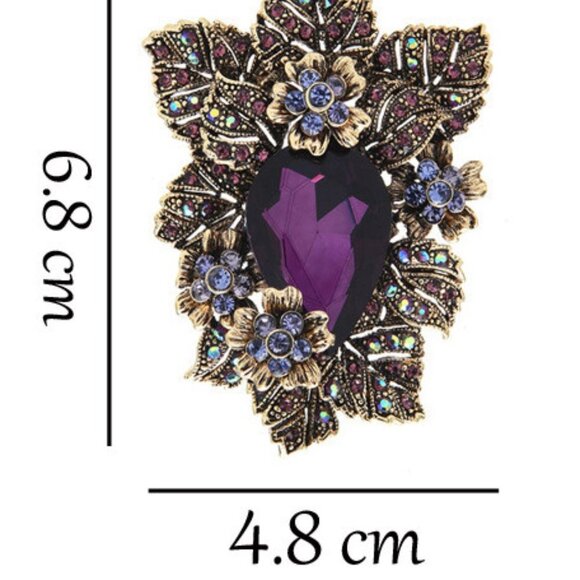 Flower Shape Crystal Decorated Brooch - Picture 3 of 3